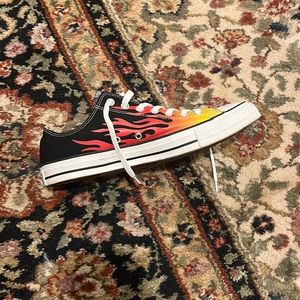 Converse low flames